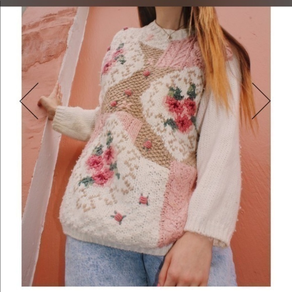 Vintage 1990’s white with pink rose floral sweater